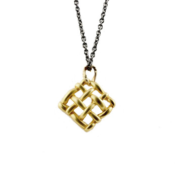 IMG_0098 blk chain gold sq. C.U_edited-color