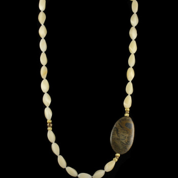 IMG_1324 cream jade artist jasper long black rectgle