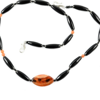536607A0-7F0C-11E4-910C-ECFDEAE94376Long onyx and rust focal