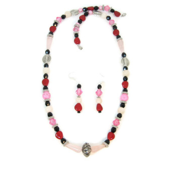 ethnick pink and black with earrings