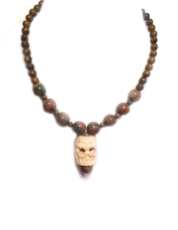 IMG_4730 Earthen jasper skull pendt on low form C.U.ps ff_edited-1