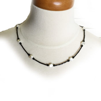 IMG_7113 miuky black white pearls on bust