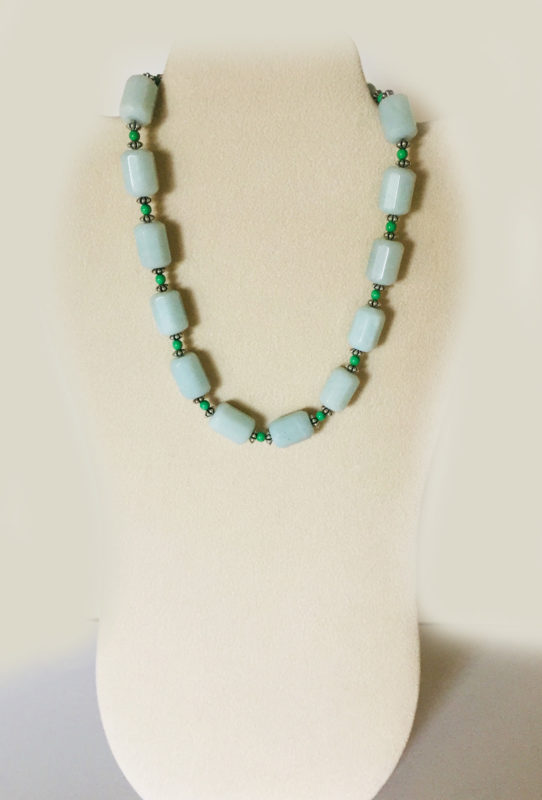 IMG_E1151 amazonite on beige